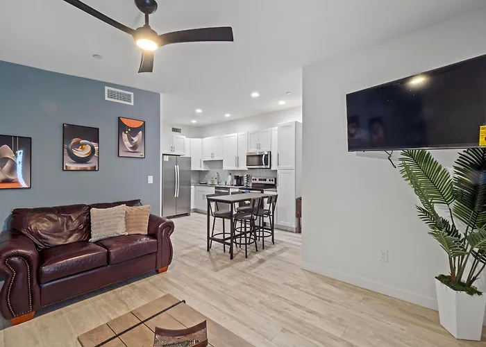 Old Town Oasis ,Ev Access 5 Mins To Scottsdale Stadium-Golf
